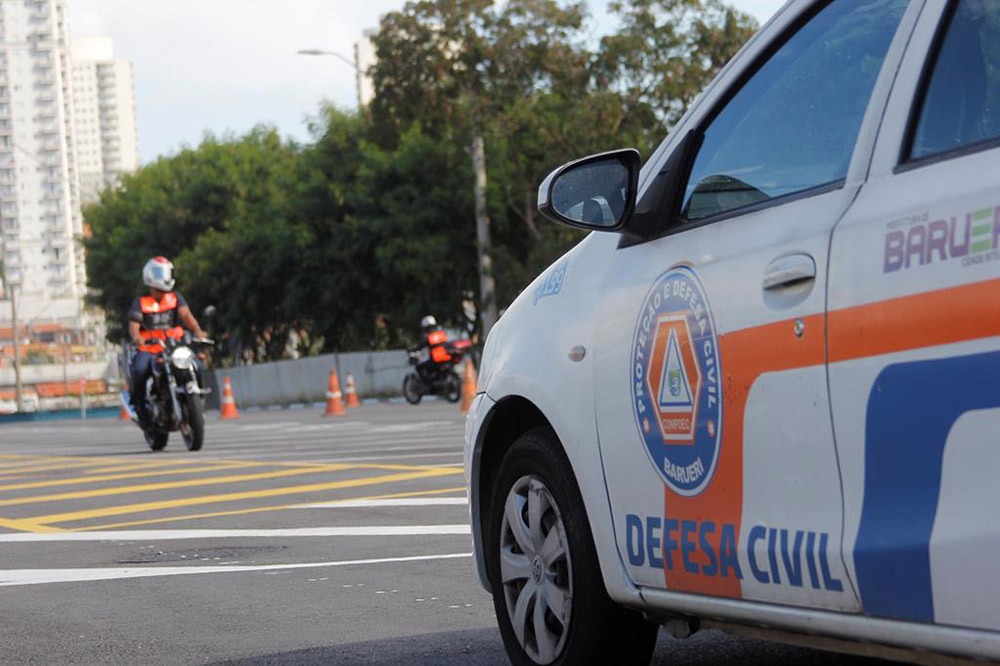 Barueri: Defesa Civil realiza curso de pilotagem defensiva Barueri: Defesa Civil realiza curso de pilotagem defensiva