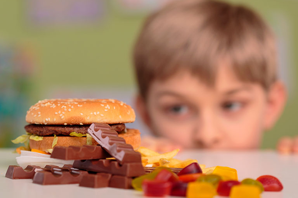 Os perigos do açúcar para o desenvolvimento das crianças