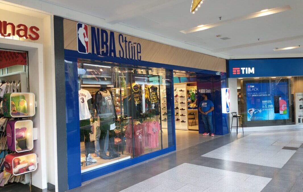 Shopping Tamboré inaugura NBA Store