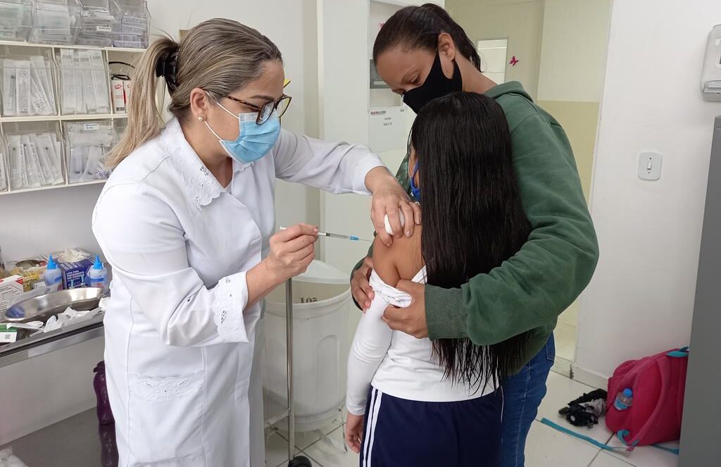 Barueri começa a vacinar crianças nesta segunda