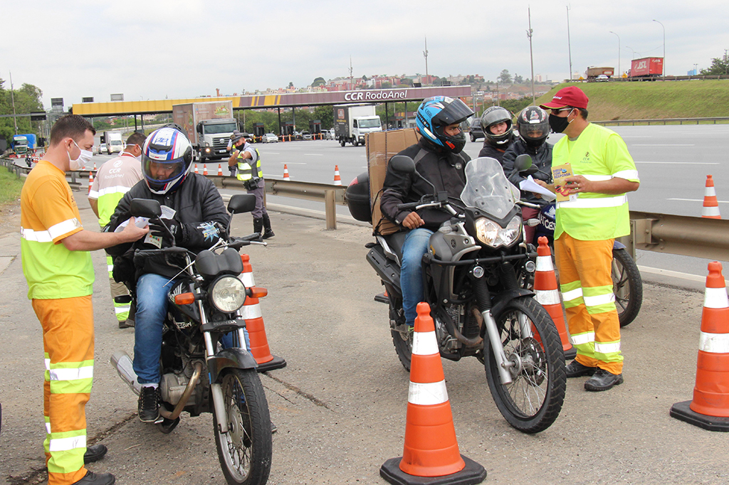 CCR RodoAnel realiza ação educativa para motociclistas em Barueri