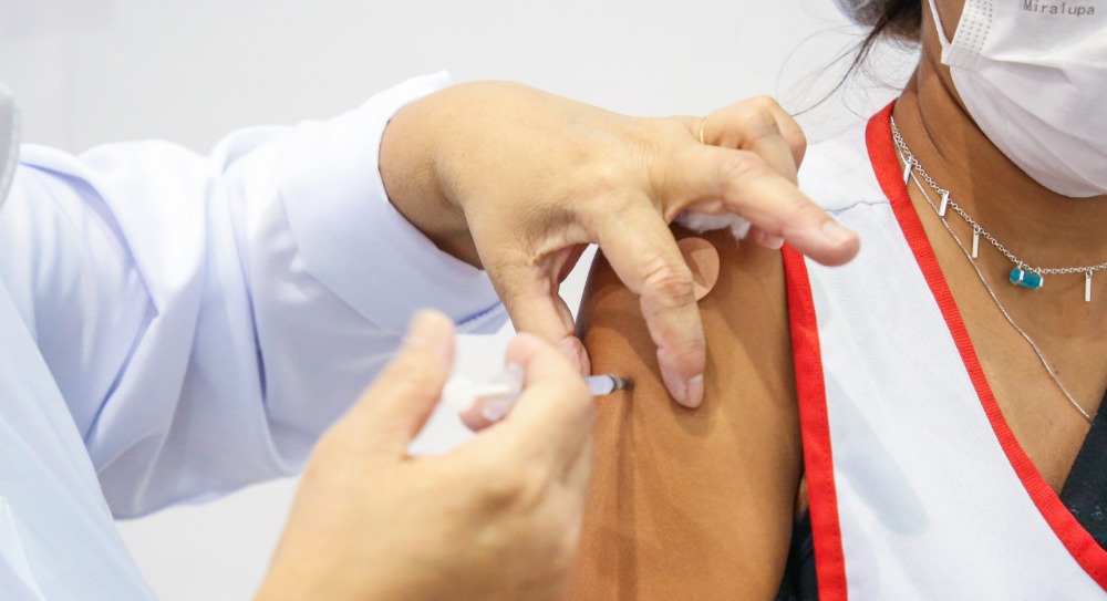 Osasco inicia 4ª dose de vacina contra covid-19