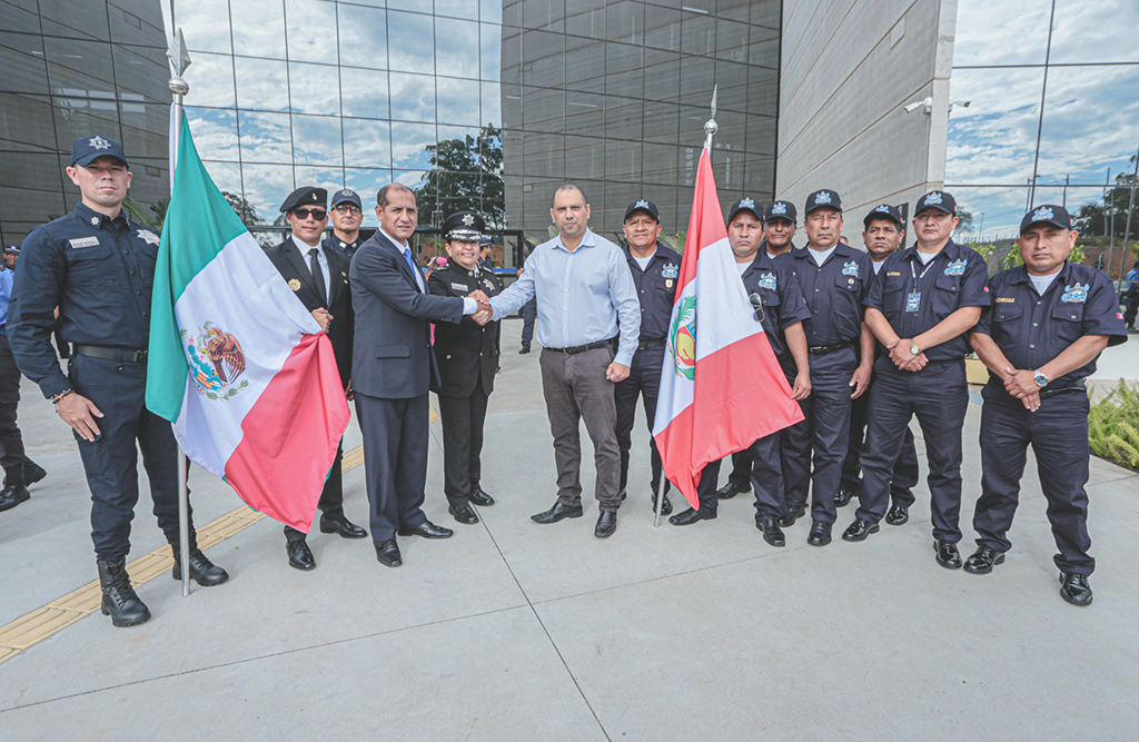 Polícias do México e do Peru participam de treinamento em Parnaíba