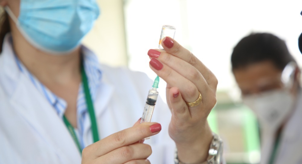 Osasco inicia 4ª dose da vacina contra a covid para 20 anos ou mais