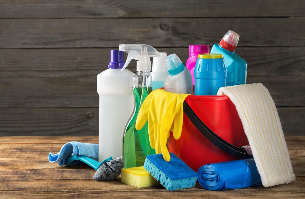Misturinhas de limpeza caseiras fazem mal à saúde?