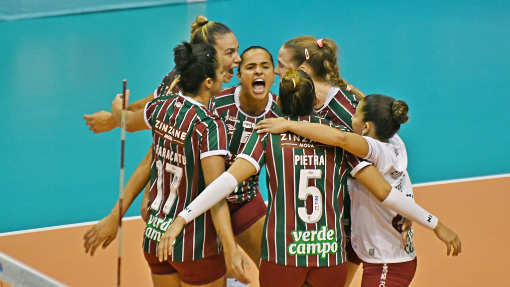 Fluminense vence Barueri por 3 a 0 na estreia da Superliga Feminina de Volêi