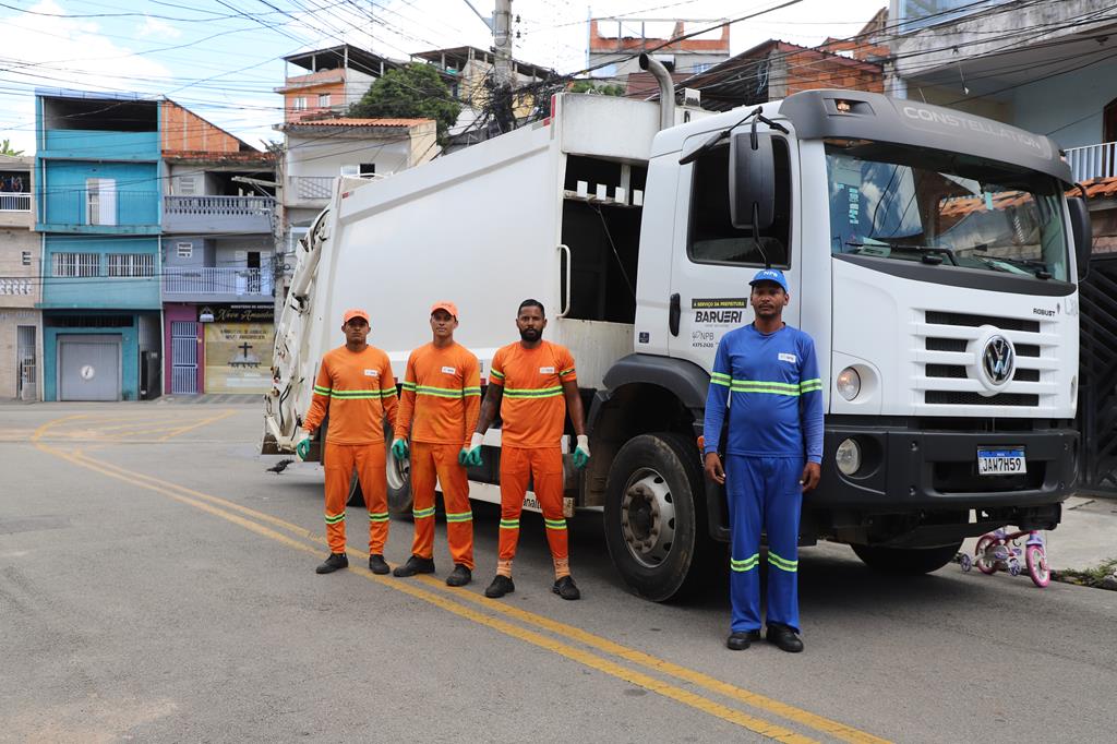 Prefeitura remove mais de 15 mil toneladas de resíduos e materiais em dezembro