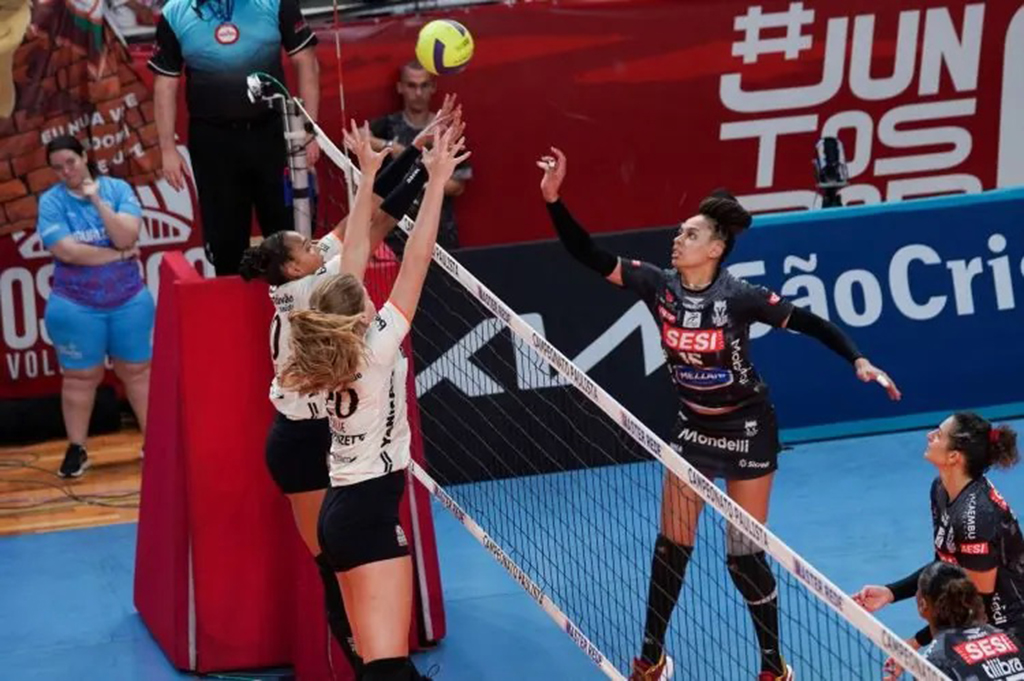 Osasco vence o Sesi-Bauru e abre vantagem na decisão do Paulista Feminino de vôlei