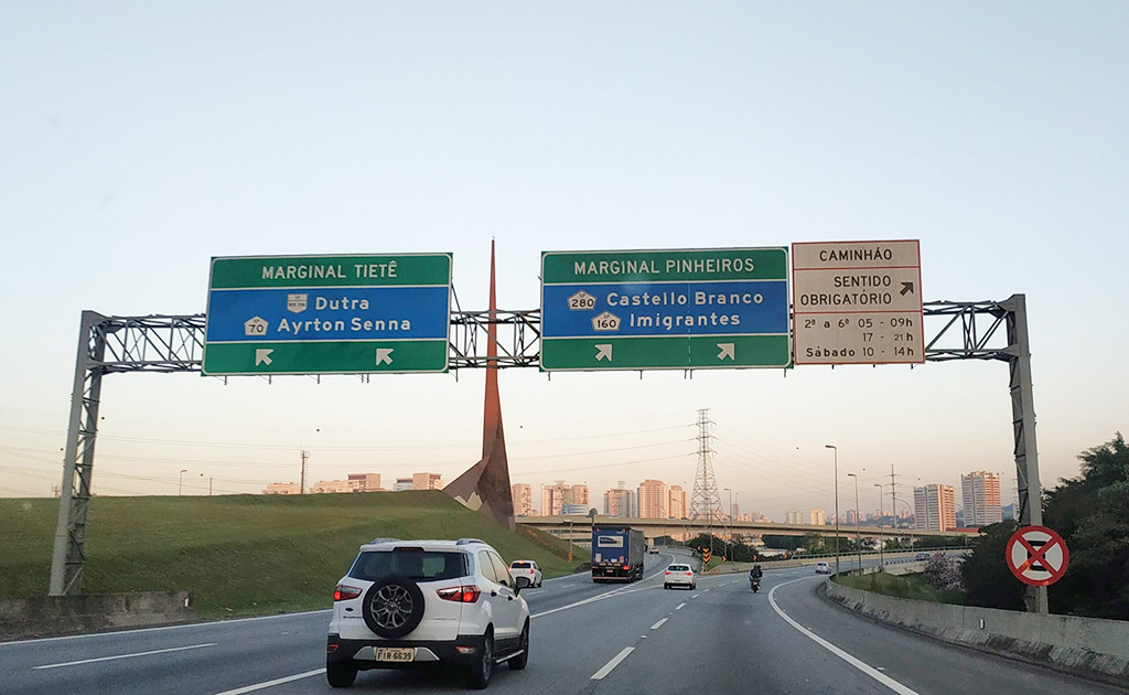CCR ViaOeste prevê fluxo superior a 1,4 milhão de veículos no Sistema Castello-Raposo durante festas de fim de ano CCR ViaOeste prevê fluxo superior a 1,4 milhão de veículos no Sistema Castello-Raposo durante festas de fim de ano