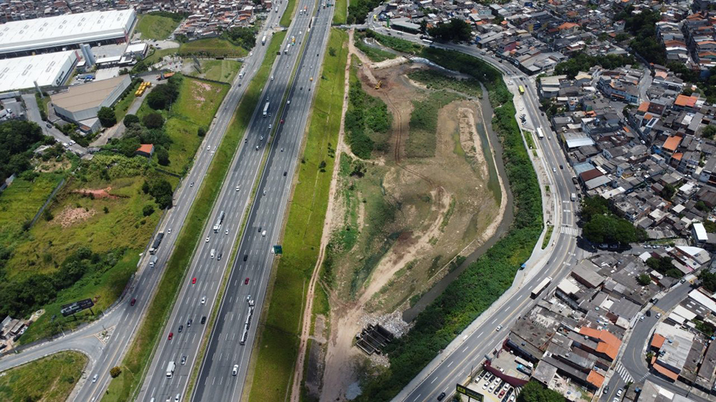 CCR RodoAnel segue com limpeza dos córregos e piscinões para prevenir alagamentos em Osasco e Carapicuíba CCR RodoAnel segue com limpeza dos córregos e piscinões para prevenir alagamentos em Osasco e Carapicuíba