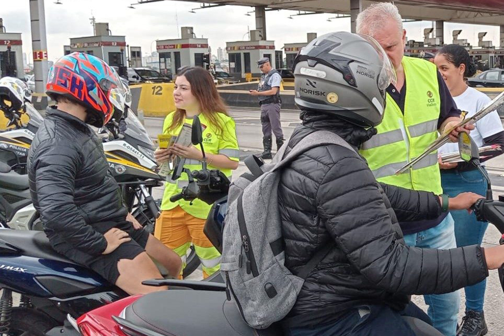 CCR ViaOeste reforça conscientização para motociclistas com ações educativas em Barueri CCR ViaOeste reforça conscientização para motociclistas com ações educativas em Barueri