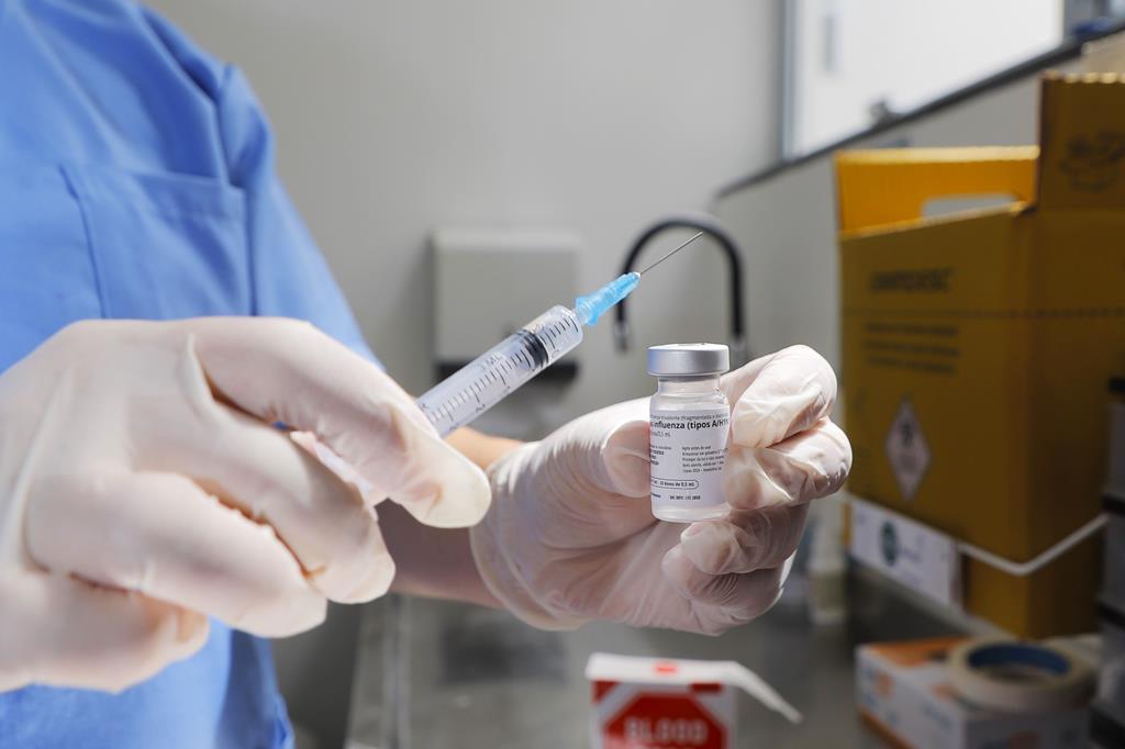 Barueri inicia a campanha de vacinação contra a gripe Barueri inicia a campanha de vacinação contra a gripe