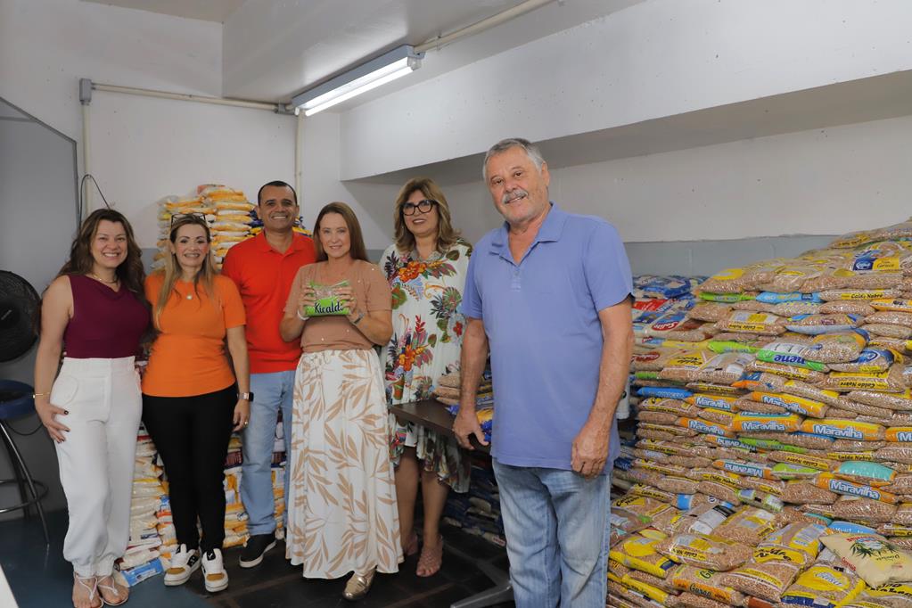 Fundo Social de Solidariedade recebe doação de alimentos da Federação Paulista de Jiu-jitsu Fundo Social de Solidariedade recebe doação de alimentos da Federação Paulista de Jiu-jitsu