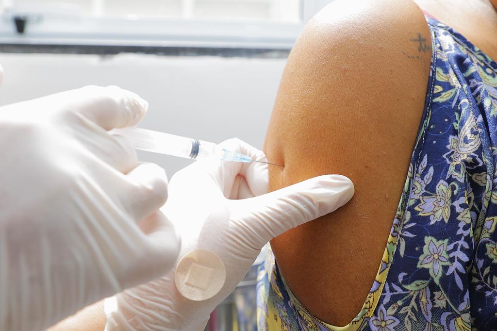 Barueri libera vacina contra a gripe para toda a população