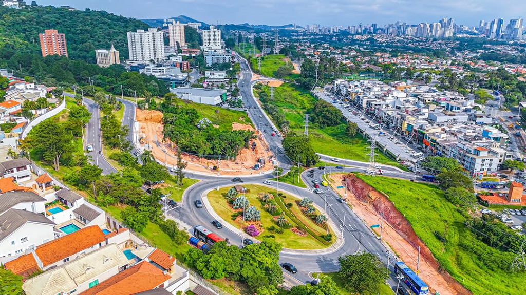 Obras de Ampliação da Avenida Yojiro Takaoka em Alphaville