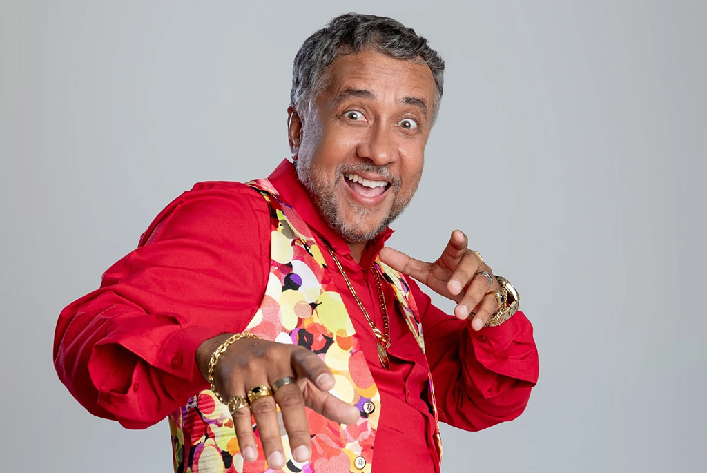 Paulinho Gogó em Barueri com seu novo show de humor “Só e Bem Acompanhado” dia 02/08 Paulinho Gogó em Barueri com seu novo show de humor “Só e Bem Acompanhado” dia 02/08