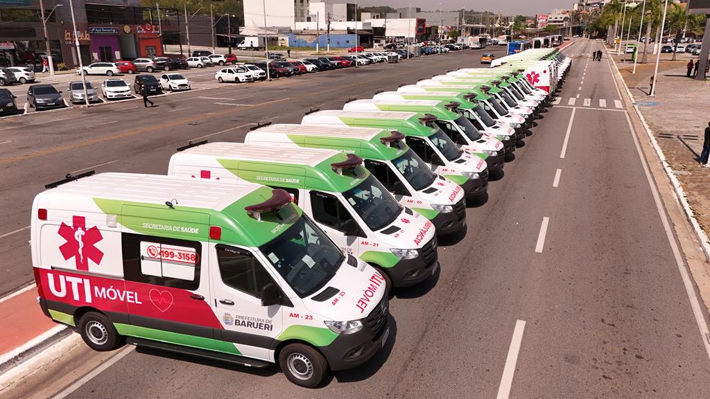 Barueri investe na Saúde e entrega 25 ambulâncias, entre elas UTIs móveis de alta tecnologia Barueri investe na Saúde e entrega 25 ambulâncias, entre elas UTIs móveis de alta tecnologia