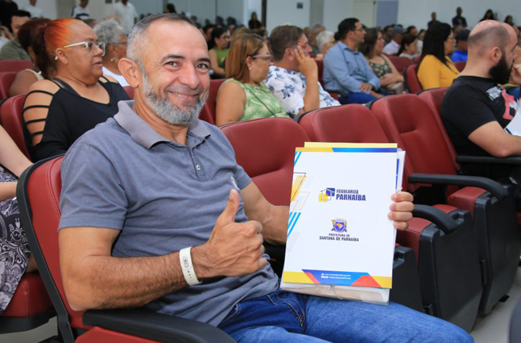 Parnaíba entrega 1,5 mil escrituras e consolida liderança em regularização fundiária na Grande São Paulo Parnaíba entrega 1,5 mil escrituras e consolida liderança em regularização fundiária na Grande São Paulo
