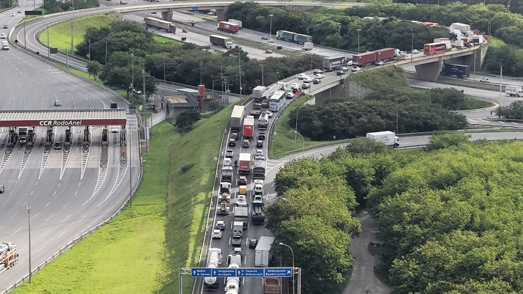 Beto Piteri, cobra ARTESP após trânsito intenso em Alphaville causado por obras no Rodoanel Beto Piteri, cobra ARTESP após trânsito intenso em Alphaville causado por obras no Rodoanel