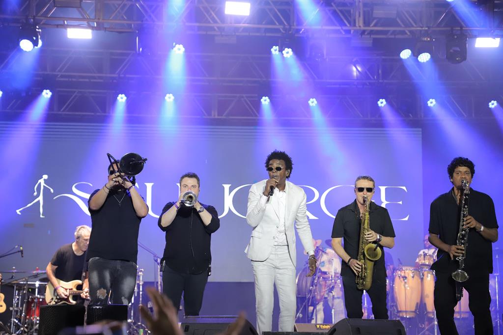Seu Jorge encerra o Natal Encantado Barueri