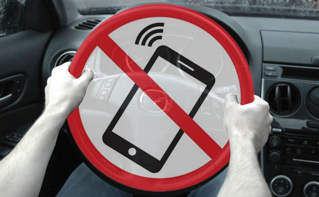 Concessionárias realizam ação contra uso do celular ao volante em Cotia Concessionárias realizam ação contra uso do celular ao volante em Cotia