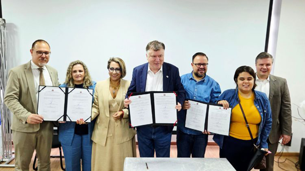 Cotia amplia políticas de inclusão com apoio do Estado Cotia amplia políticas de inclusão com apoio do Estado