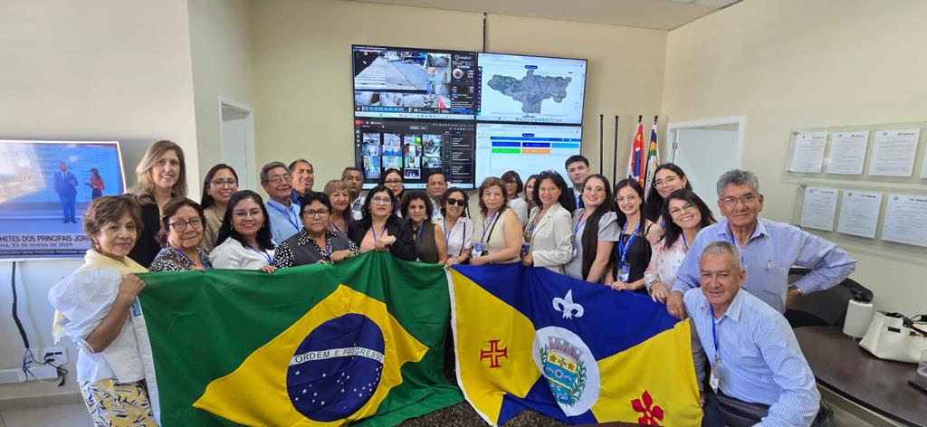 Docentes peruanos e paraguaios visitam Barueri
