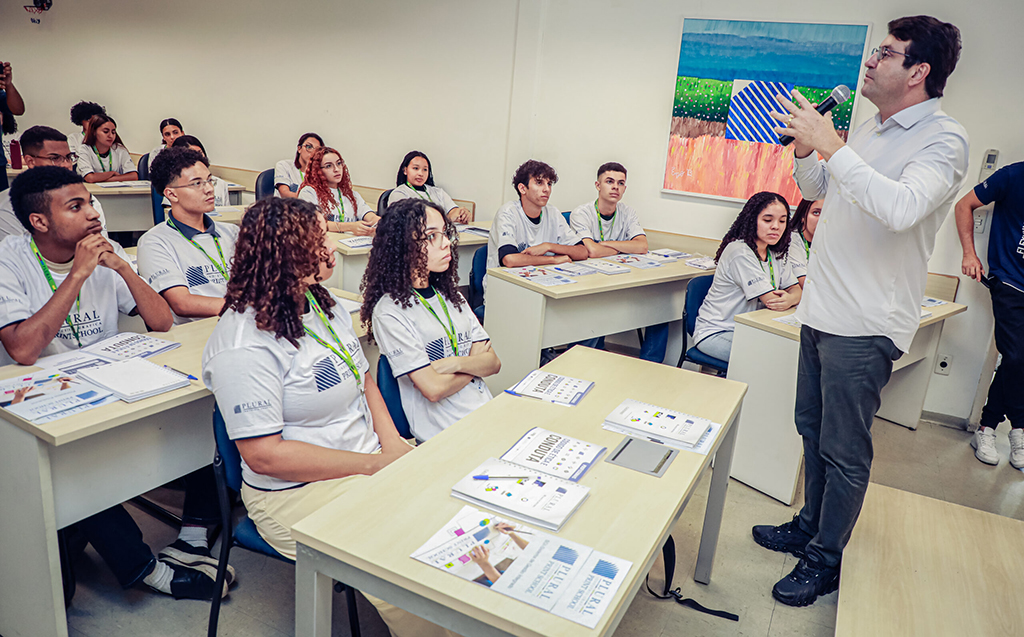 Santana de Parnaíba inicia capacitação para jovens na área gráfica