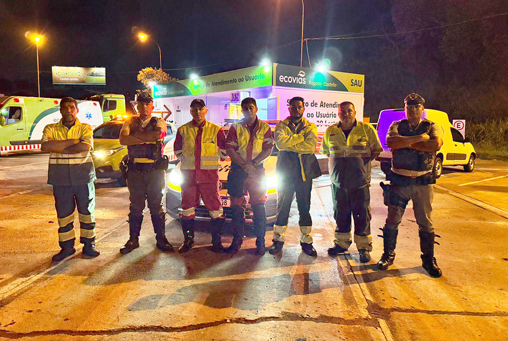 Ação orienta caminhoneiros na Castello Branco em Santana de Parnaíba