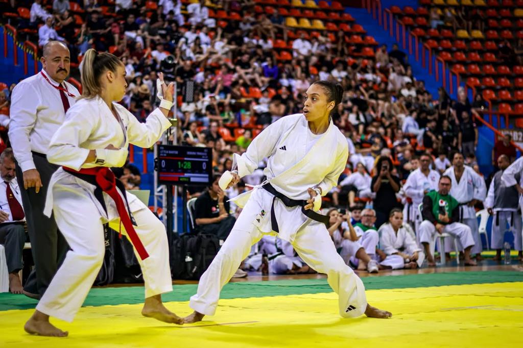 Barueri conquista ouro inédito no Brasileiro de Karatê