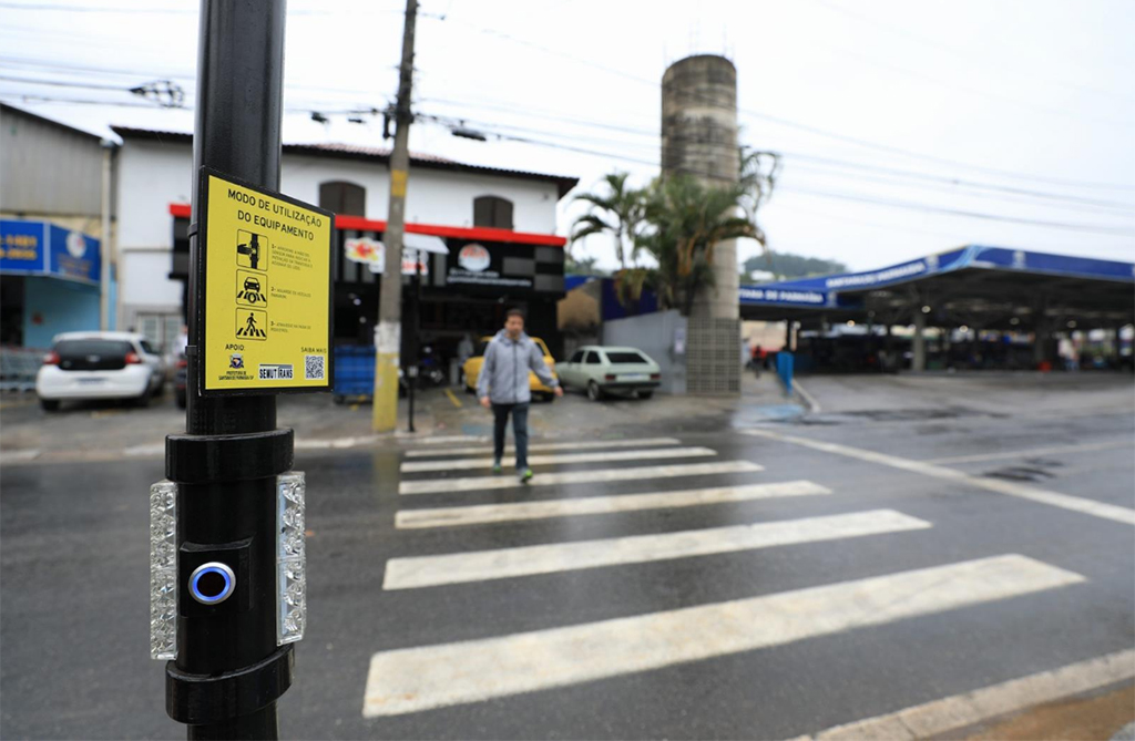 Santana de Parnaíba instala totens inteligentes para ampliar segurança no trânsito