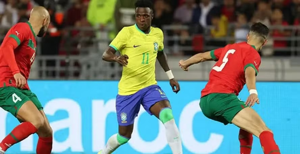 Arraiá de Barueri reúne torcida da Seleção e show de Dennis Arraiá de Barueri reúne torcida da Seleção e show de Dennis