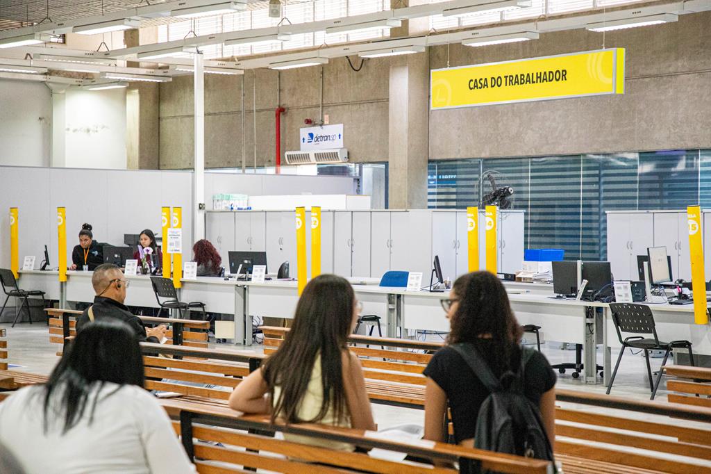 Barueri tem vagas de emprego com salários de até R$ 4,6 mil Barueri tem vagas de emprego com salários de até R$ 4,6 mil