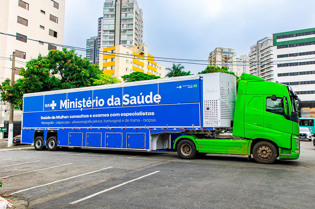 Osasco recebe unidade móvel com exames e consultas para saúde da mulher