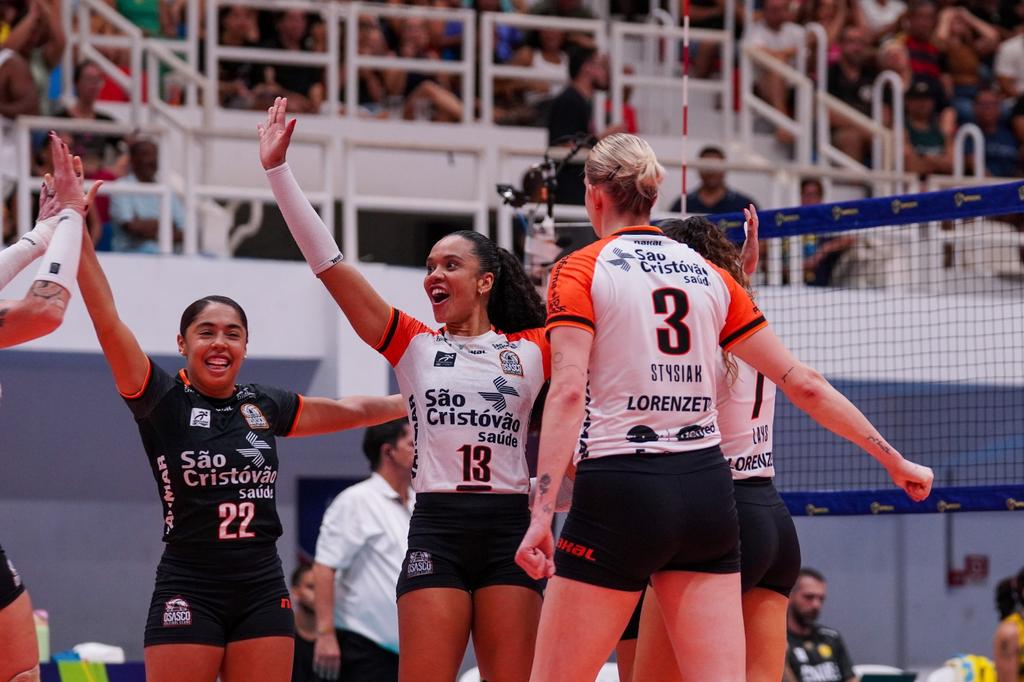Osasco conquista bicampeonato da Supercopa Feminina de Vôlei Osasco conquista bicampeonato da Supercopa Feminina de Vôlei